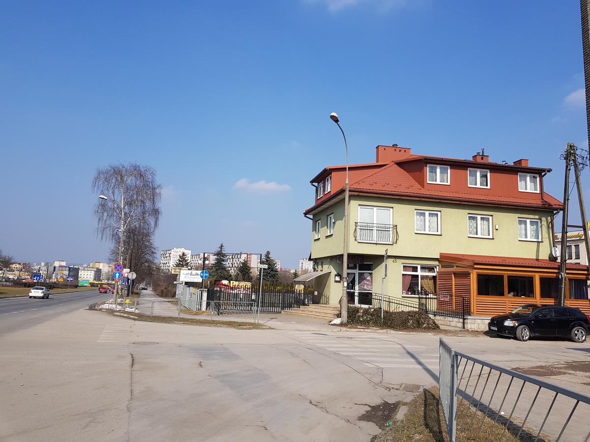 Hostel Roadway Kielce Exterior foto